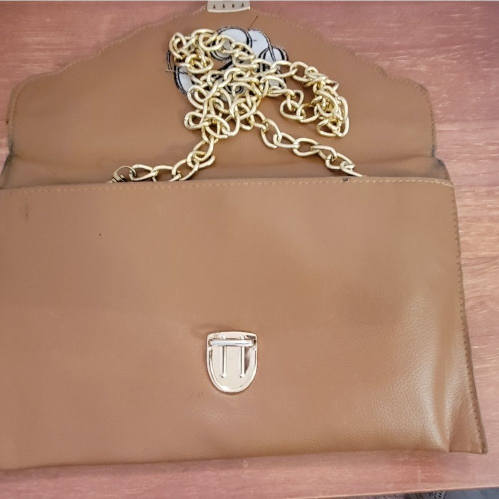 MONOGRAMMED CROSSBODY CLUTCH (ARL INITIALS) - Picture 14 of 16